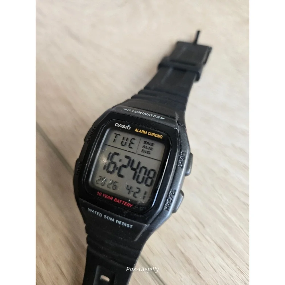 Casio Watch Mens W-96H Digital Illuminator Alarm Chrono 10 Year Battery WR50M
